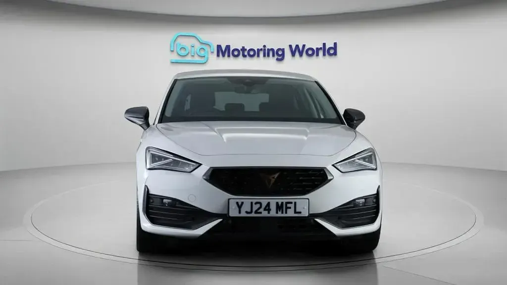 Used Cupra Leon 150 HP (110 kW) 2024 White Hatchback