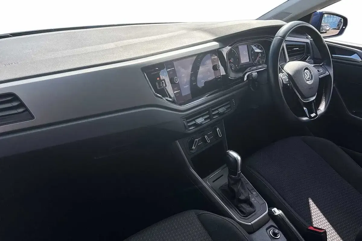 Used VW Polo SE 95 HP (69 kW) 2018 Blue Hatchback