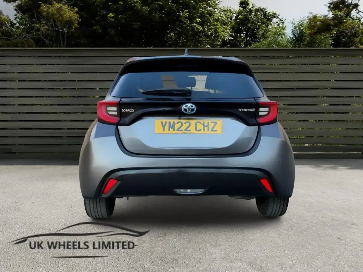 Used Toyota Yaris Design 116 HP (85 kW) 2022 Grey Hatchback