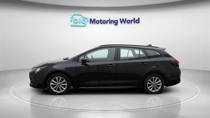 Used Toyota Corolla 140 HP (102 kW) 2023 Black Estate