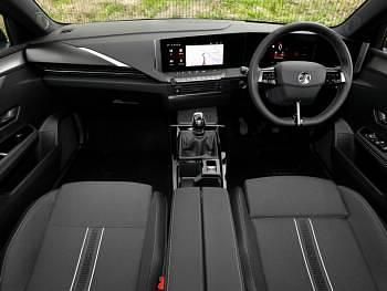 New Vauxhall Astra 130 HP (95 kW) 2025 Silver Hatchback