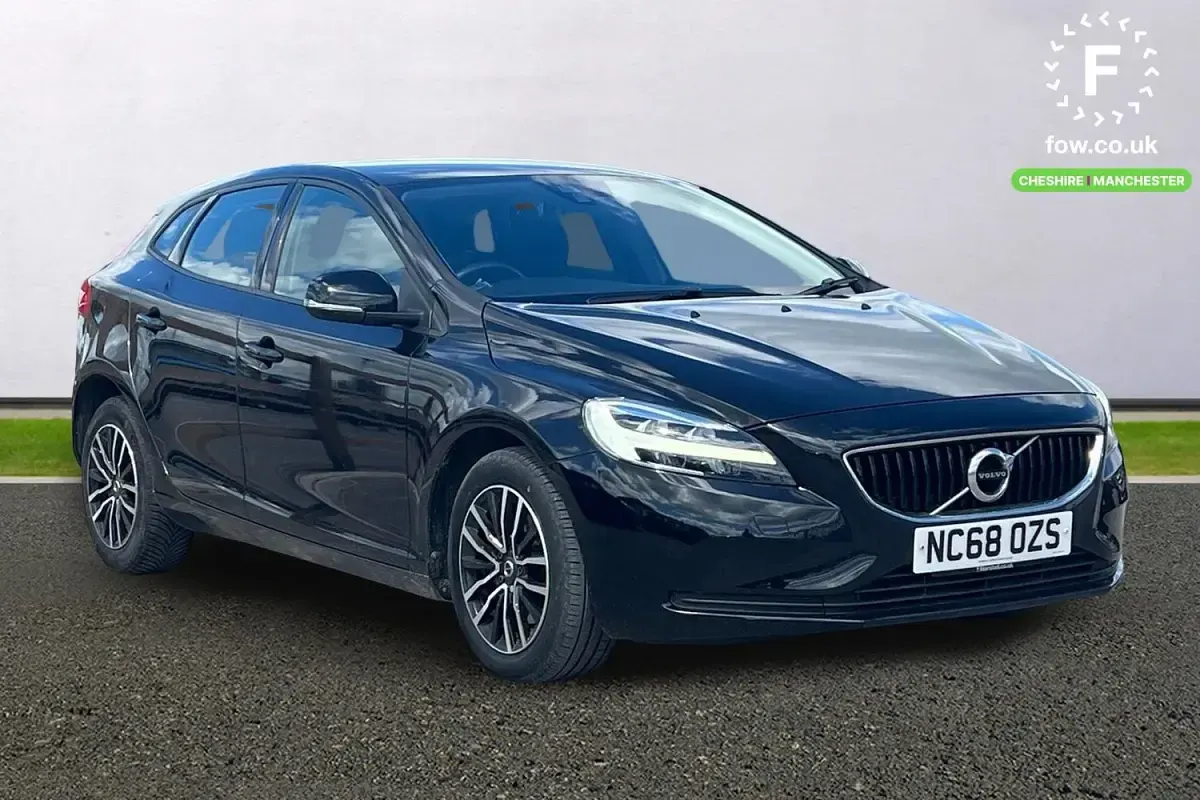 Used Volvo V40 Momentum 122 HP (89 kW) 2019 Hatchback