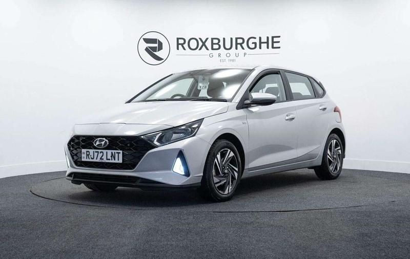 Used Hyundai i20 SE 100 HP (73 kW) 2022 Silver Hatchback