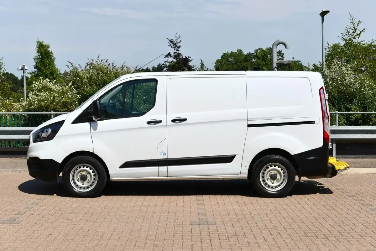 Used Ford Transit Custom S 130 HP (95 kW) 2020 White Van