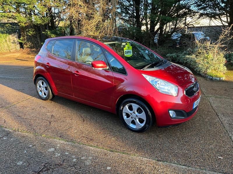 Used Kia Venga 123 HP (90 kW) 2012 Red Hatchback