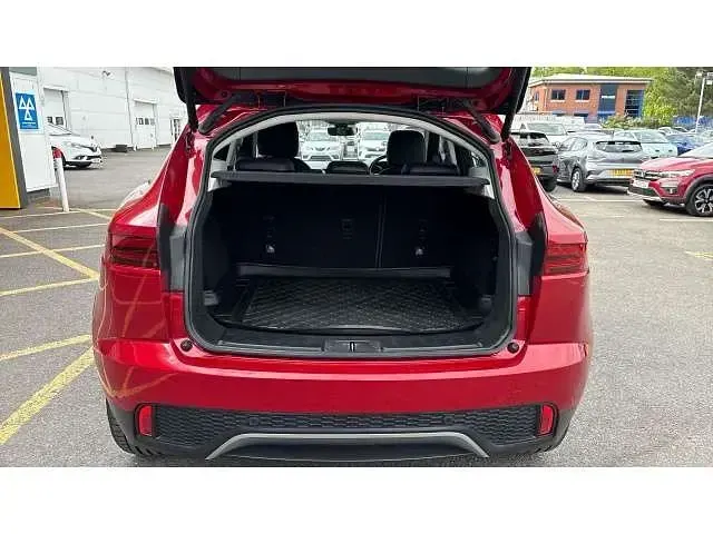 Usado Jaguar E-Pace SE 150 HP (110 kW) 2018 Vermelho SUV