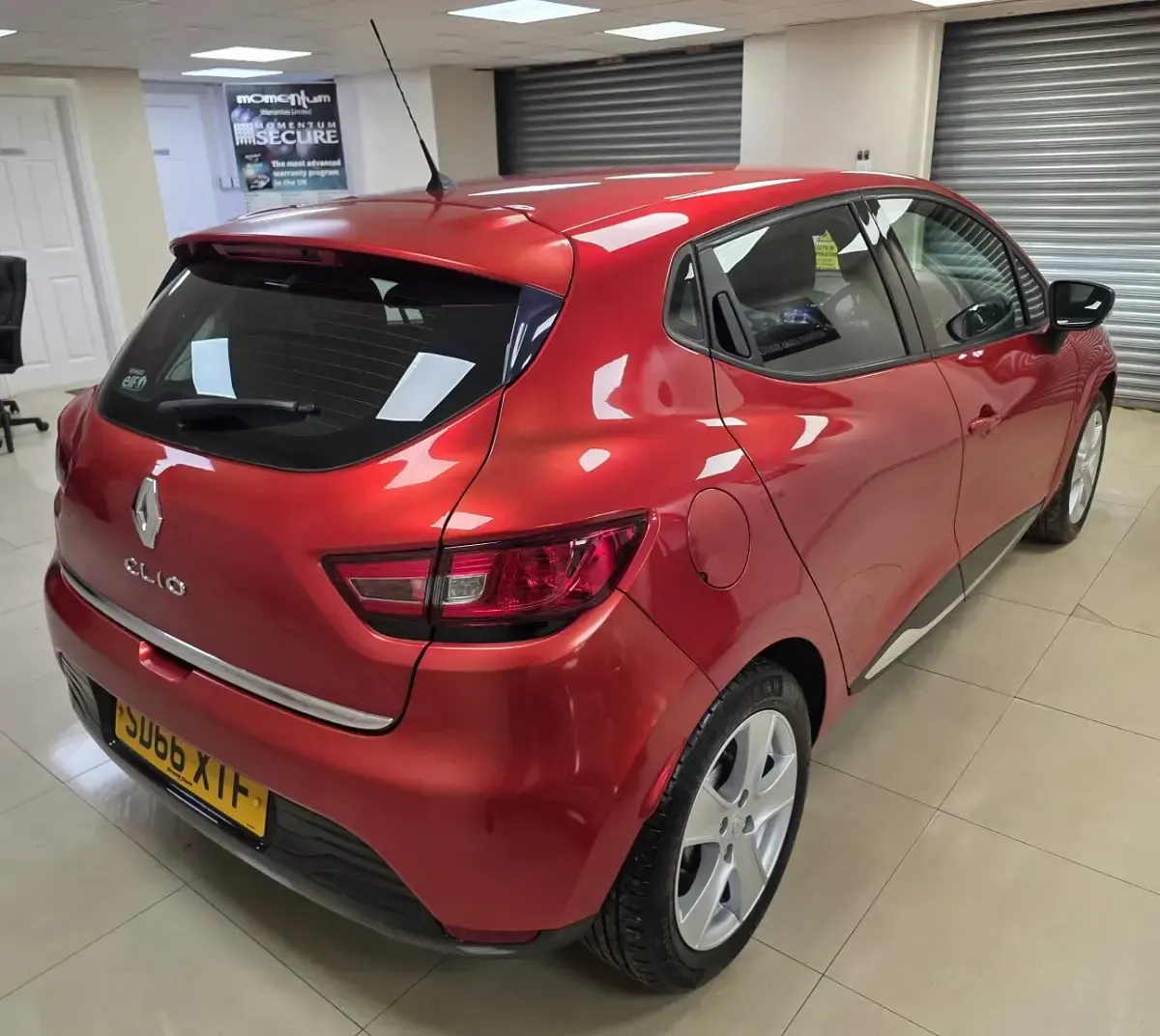 Used Renault Clio Dynamique 75 HP (55 kW) 2016 Red Hatchback