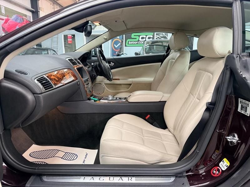 Used Jaguar XK 2011 Red Coupe