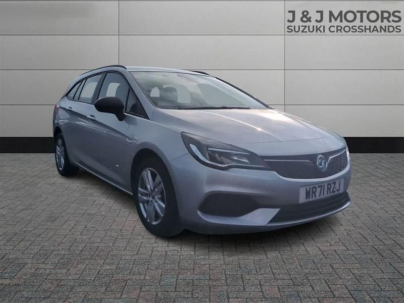 Used Vauxhall Astra Business Edition 130 HP (95 kW) 2021 Silver Estate