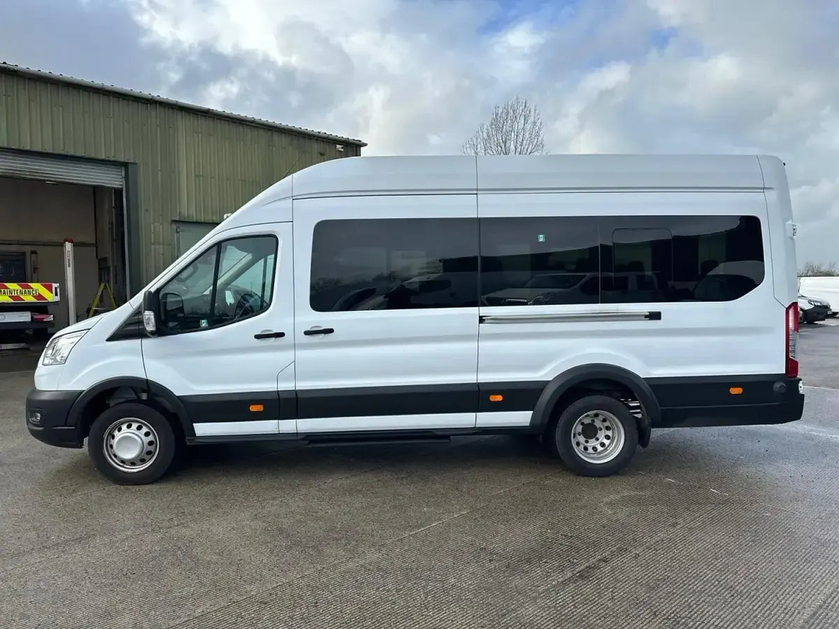 Käytetty Ford Transit Trend 170 HP (125 kW) 2022 Valkoinen