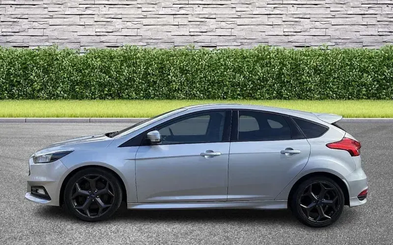 Używany Ford Focus ST 250 KM (183 kW) 2016 Srebrny Hatchback