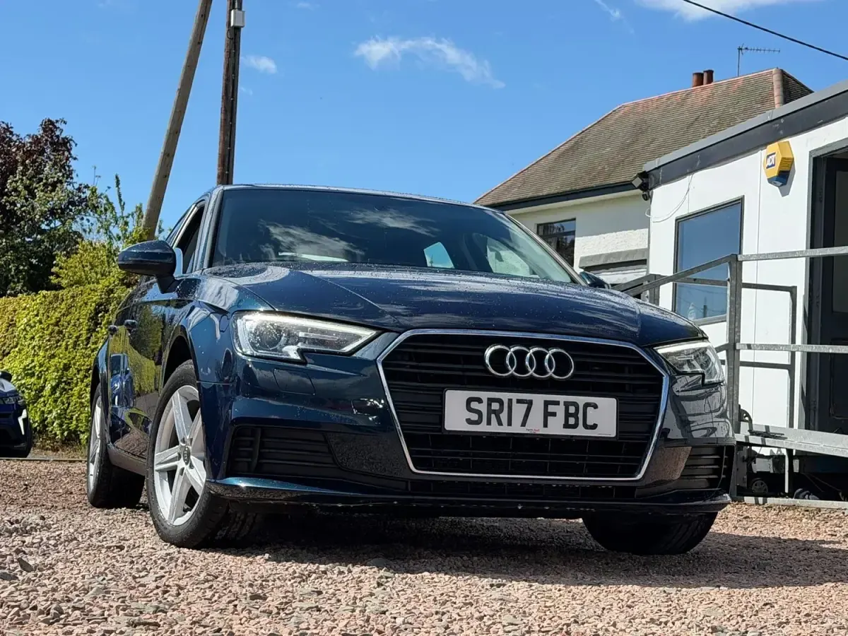 Usado Audi A3 Design 150 CV (110 kW) 2017 Azul Utilitario