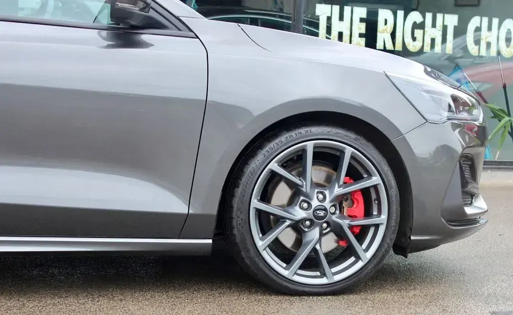 Used Ford Focus ST 280 HP (205 kW) 2023 Grey Hatchback