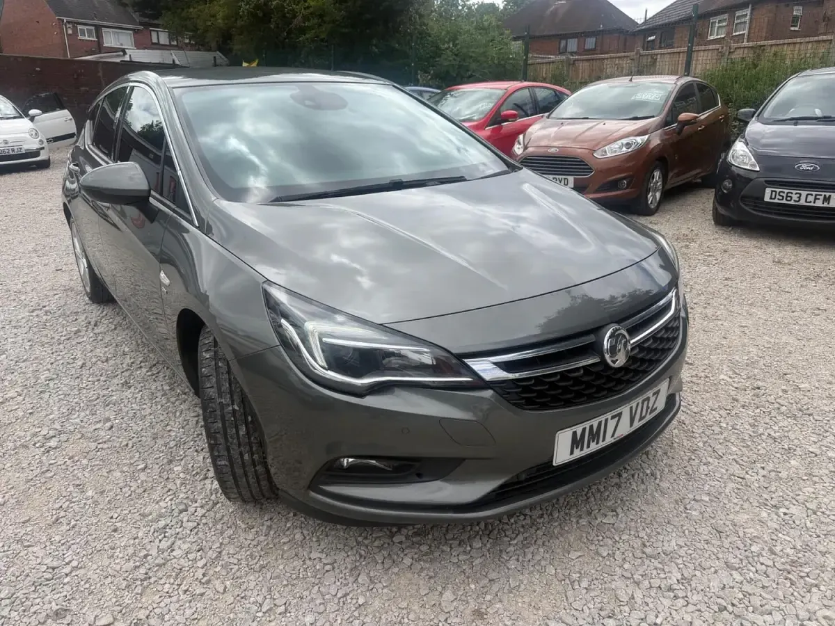 Used Vauxhall Astra SRi 150 HP (110 kW) 2017 Grey Hatchback