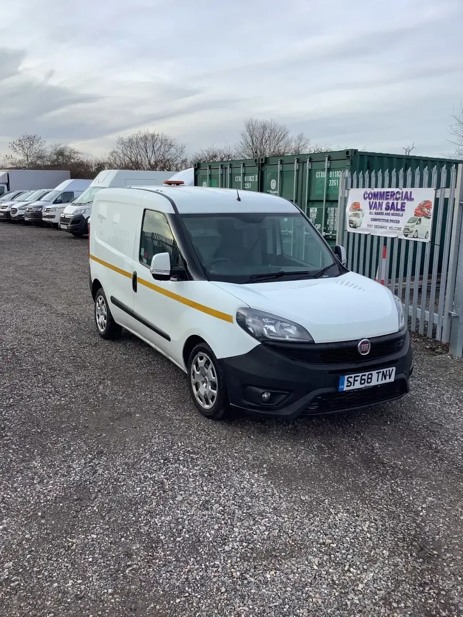 Usado Fiat Doblò 2018 Branco Monovolume