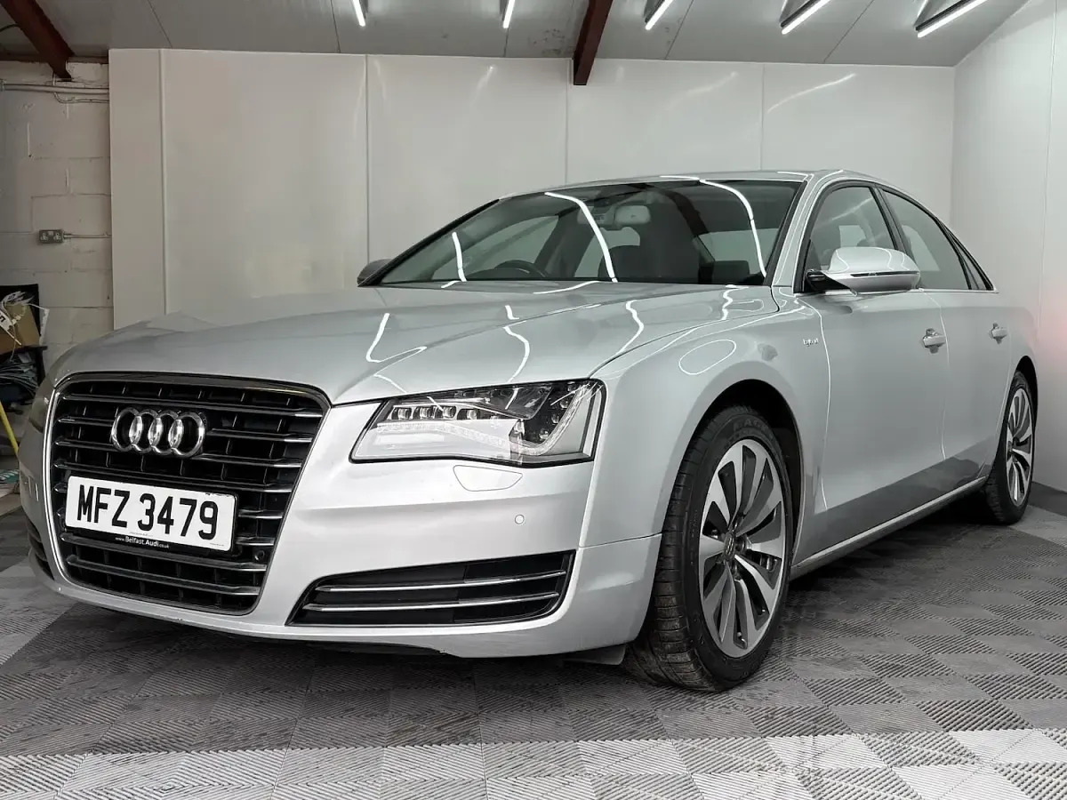 Used Audi A8 Comfort 245 HP (180 kW) 2013 Silver Sedan