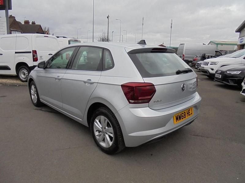 Used VW Polo SE 65 HP (47 kW) 2018 Silver Hatchback