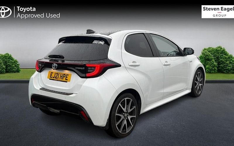 Used Toyota Yaris Hybrid 116 HP (85 kW) 2021 Hatchback