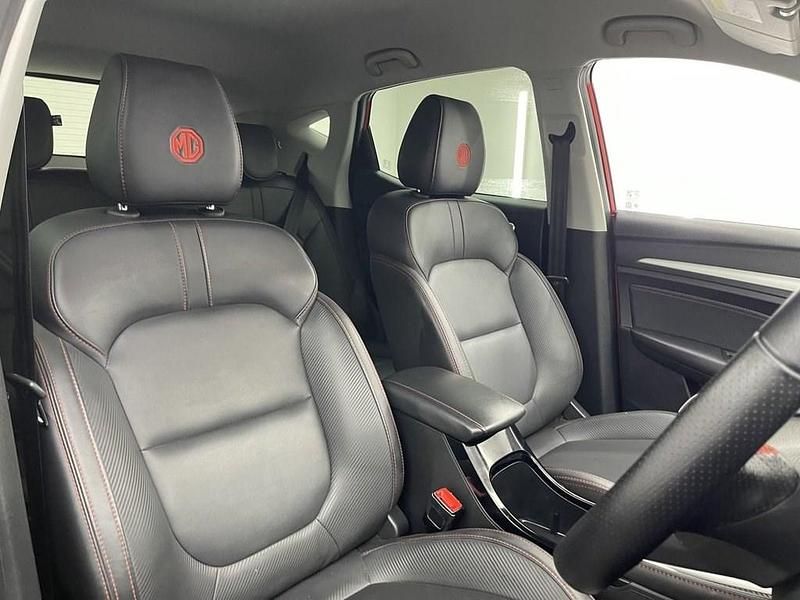 Used MG ZS Exclusive 111 HP (81 kW) 2023 Red SUV