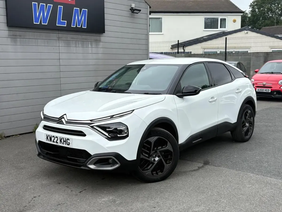 Used Citroën C4 PureTech 2022 White Hatchback