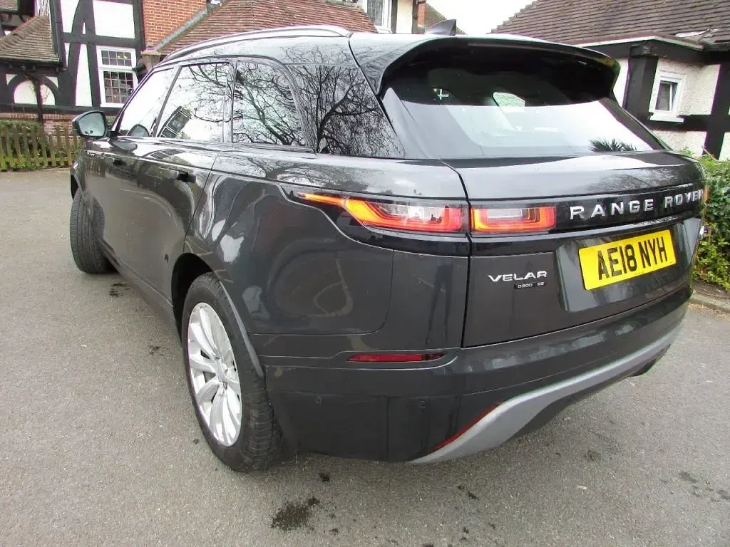 Usado Land Rover Range Rover Velar SE 300 CV (220 kW) 2018 Gris SUV