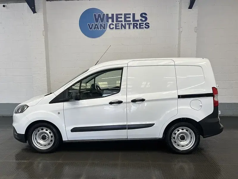 Used Ford Transit S 100 HP (73 kW) 2022 White Van