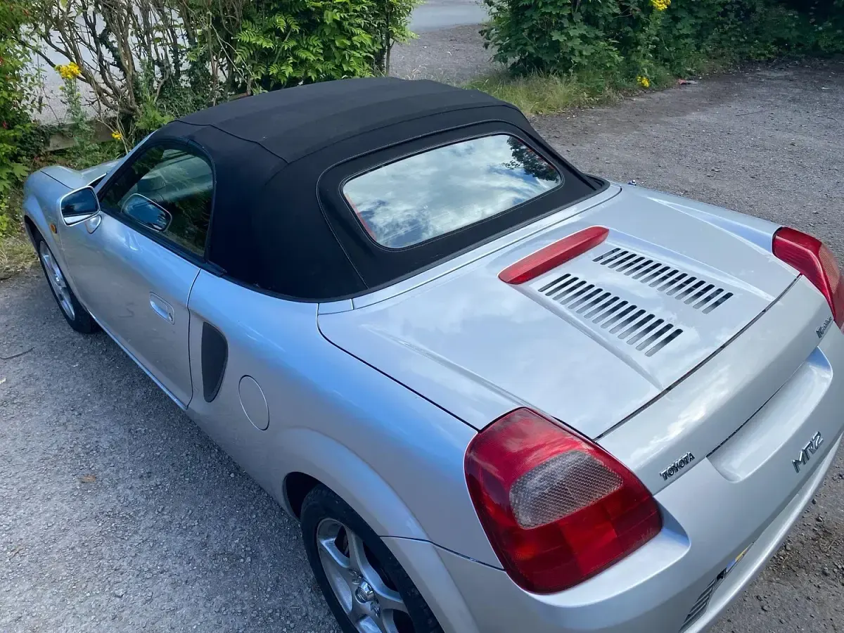 Used Toyota MR2 140 HP (102 kW) 2000 Silver Cabriolet