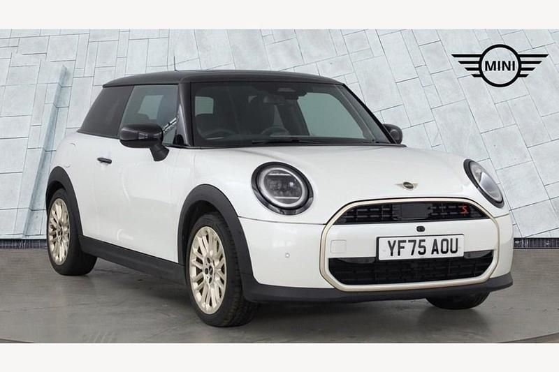 New Mini Cooper Exclusive 2025 Hatchback