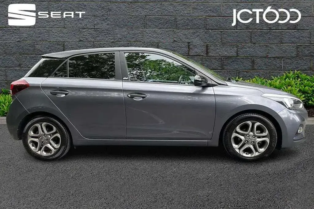 Used Hyundai i20 83 HP (61 kW) 2020 Grey Hatchback