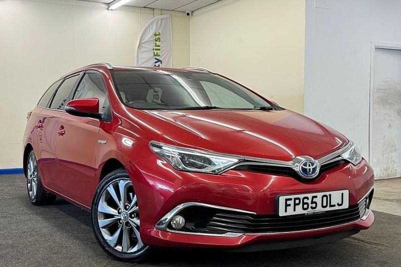 Used 2015 Toyota Auris Touring Sports Estate | £8,595 (Fair price) - Image 1/1