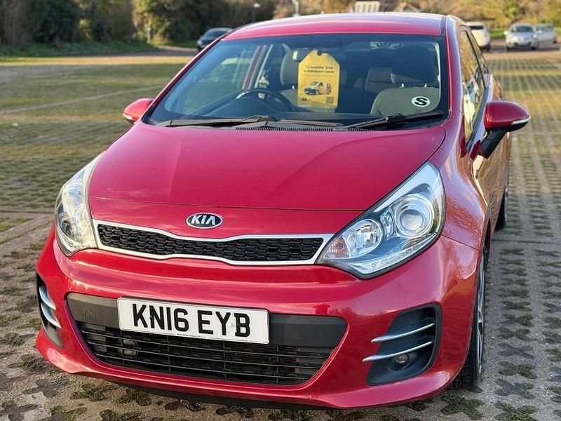 Used Kia Rio 109 HP (80 kW) 2016 Red Hatchback