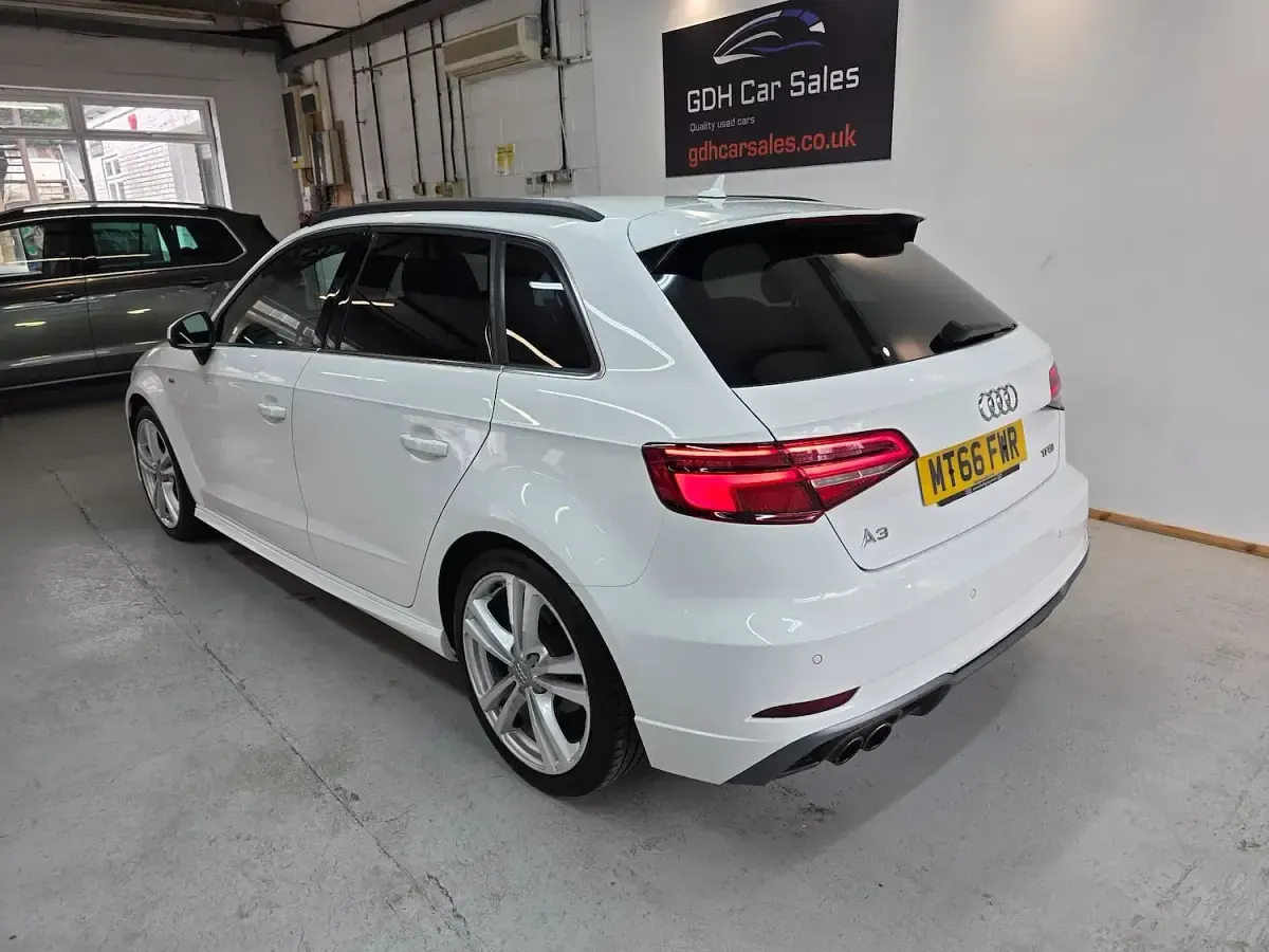 Used Audi A3 Sportback S-Line 150 HP (110 kW) 2016 White Hatchback