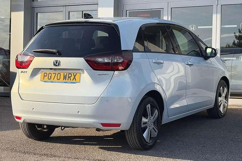 Used Honda Jazz Hybrid 109 HP (80 kW) 2020 Platinum white Hatchback