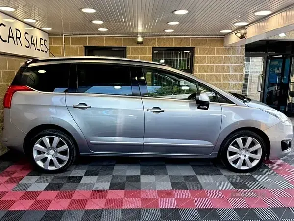 Used Peugeot 5008 Allure 118 HP (86 kW) 2017 Grey MPV