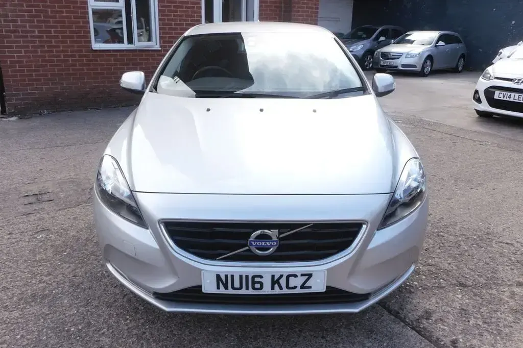 Used Volvo V40 2016 Silver Hatchback