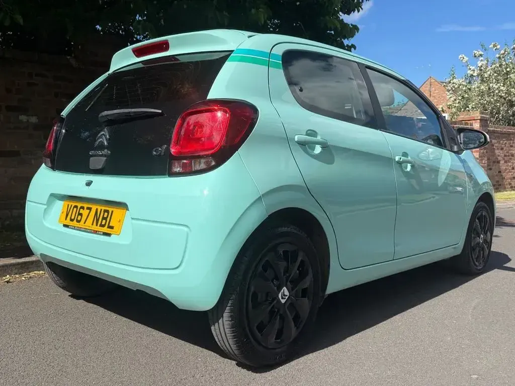 Used Citroën C1 Feel 68 HP (50 kW) 2017 Green Hatchback