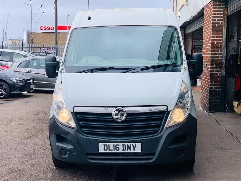 Used Vauxhall Movano 136 HP (100 kW) 2016 White MPV