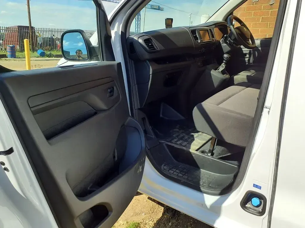 Used Citroën Dispatch 2023 White MPV