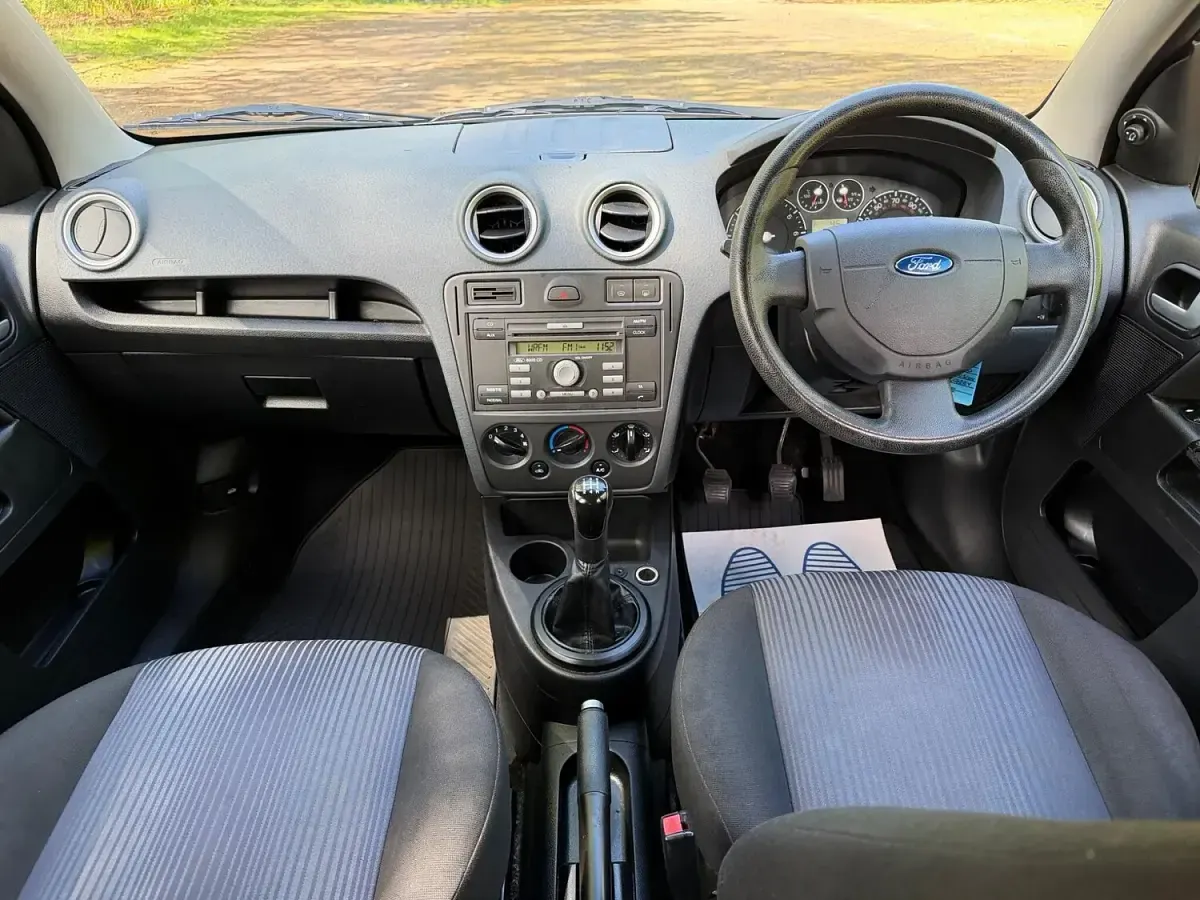Used Ford Fusion Style 80 HP (58 kW) 2007 Grey Hatchback