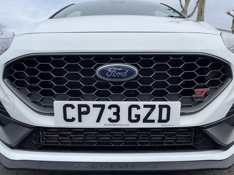 Used Ford Fiesta ST 197 HP (144 kW) 2024 White Hatchback