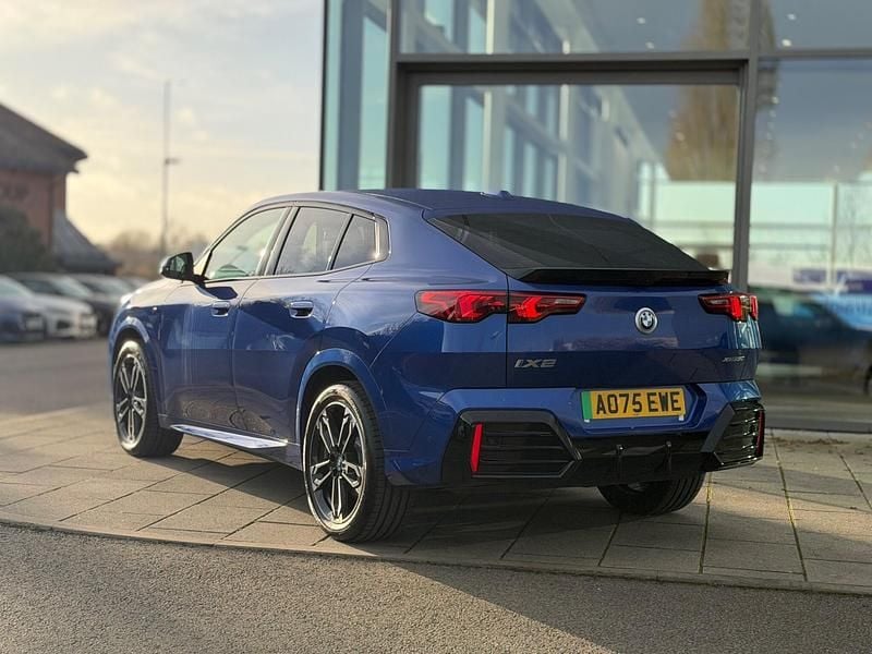 New BMW iX2 M Sport 227 kW (309 HP) 2025 Blue SUV