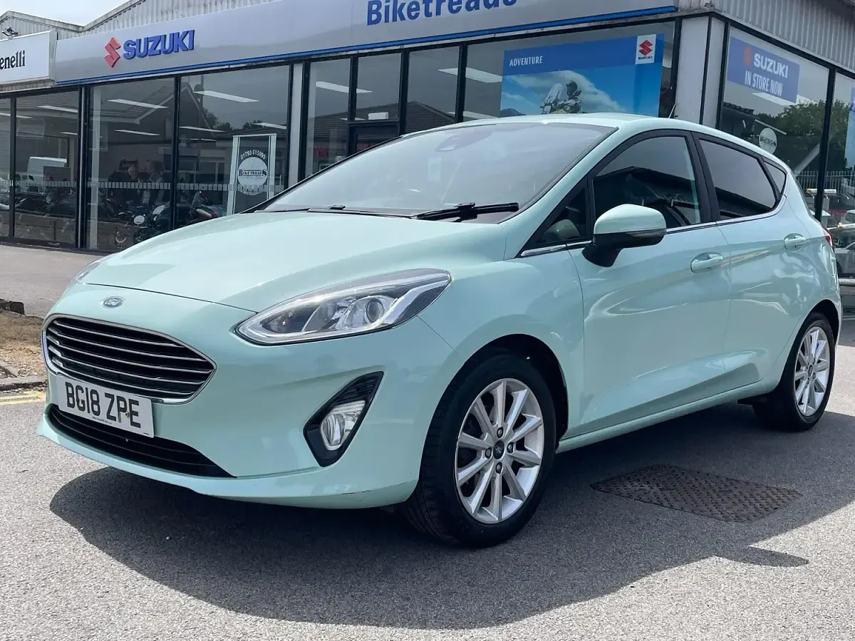 Used Ford Fiesta Titanium 125 HP (91 kW) 2018 Green Hatchback