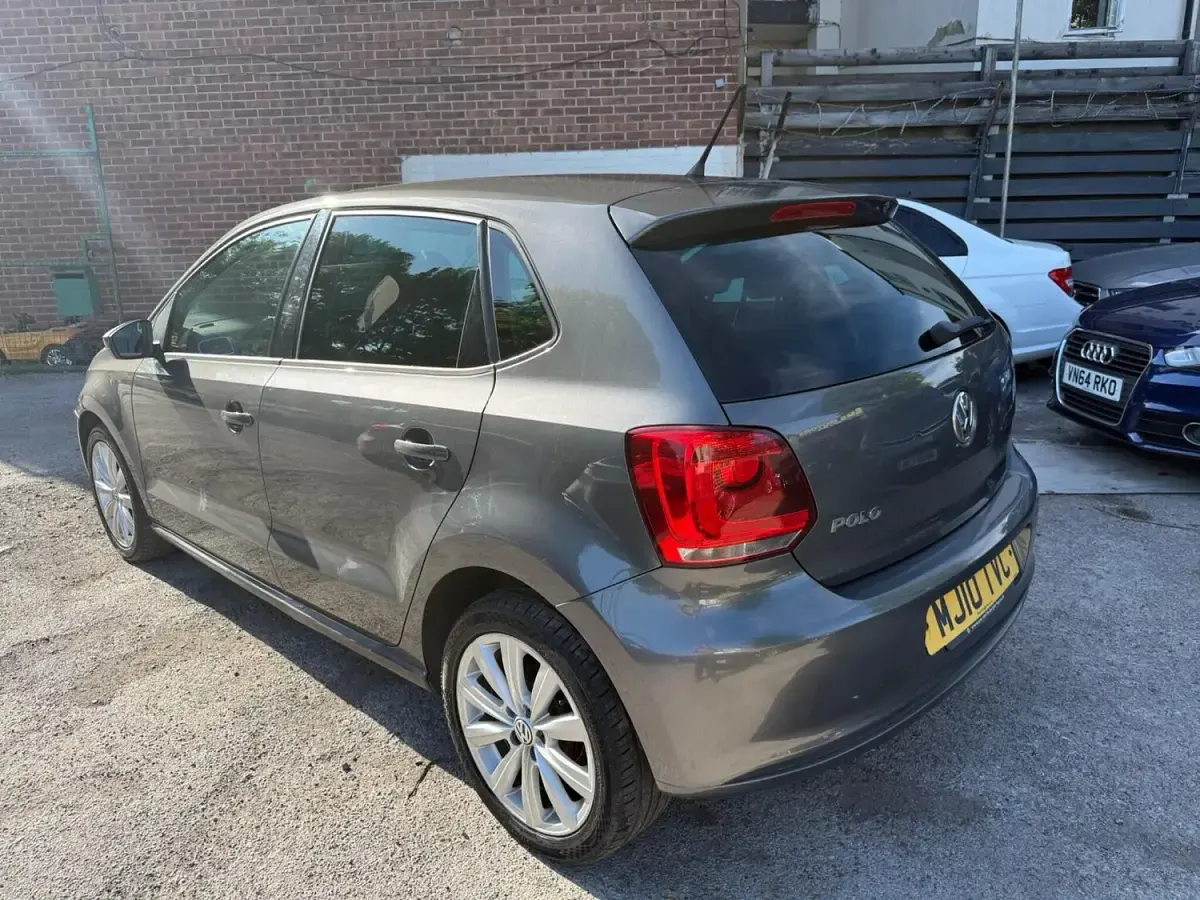 Used VW Polo 70 HP (51 kW) 2010 Grey Hatchback