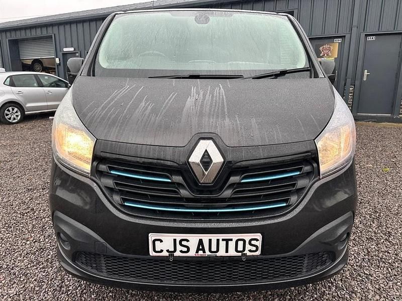 Used Renault Trafic 2018 Black MPV