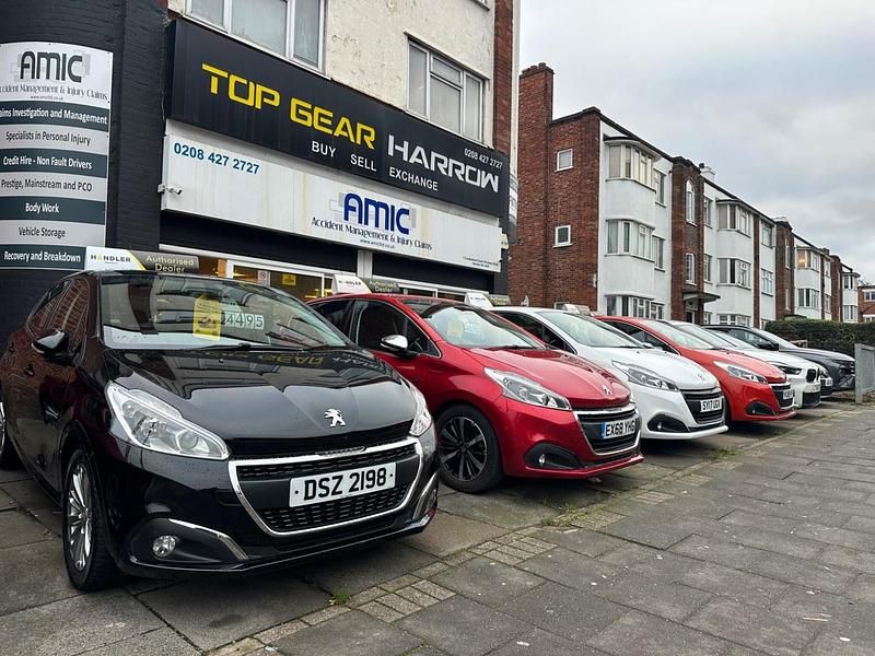 Blue Used 2017 Peugeot 208 Allure Hatchback | £3,195 (Super price) - Image 1/4
