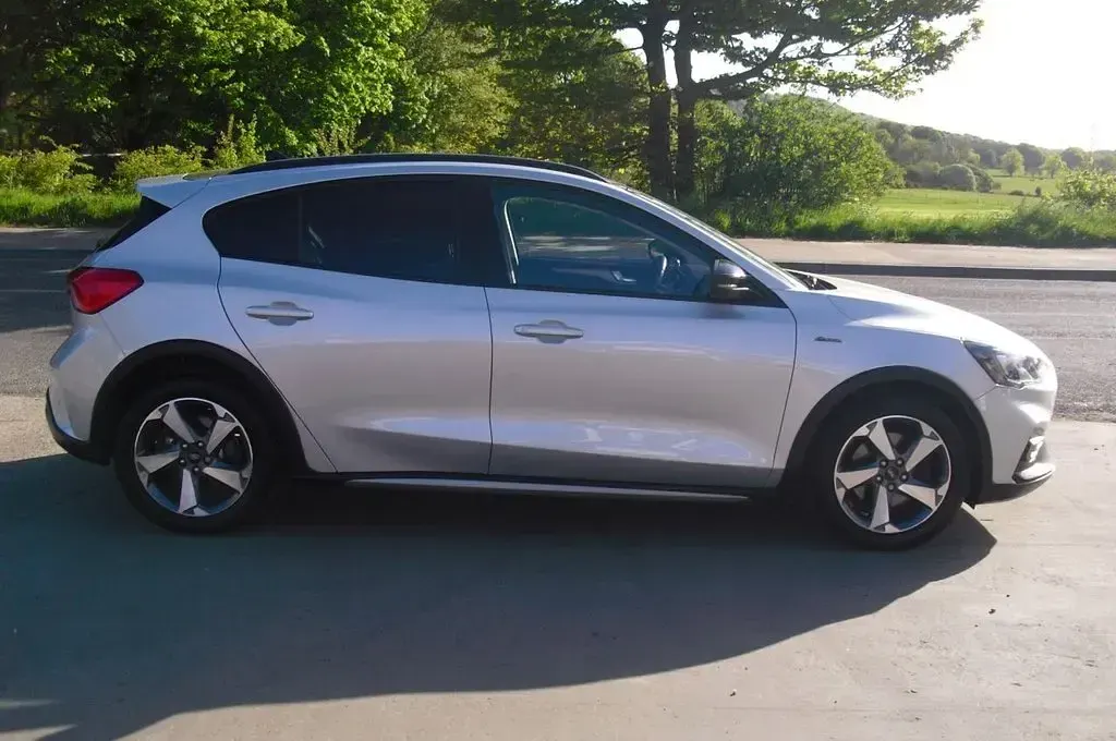 Used Ford Focus Active 125 HP (91 kW) 2020 Silver Hatchback