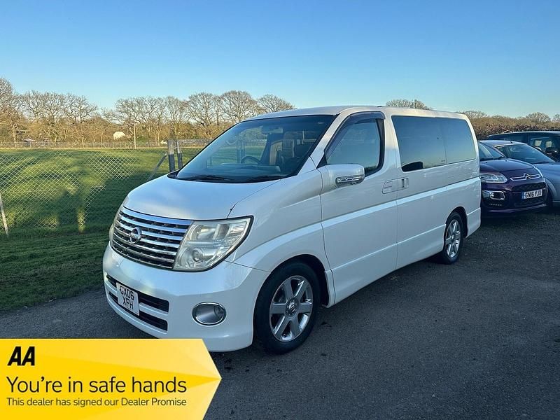 Used Nissan Elgrand 2006 White MPV