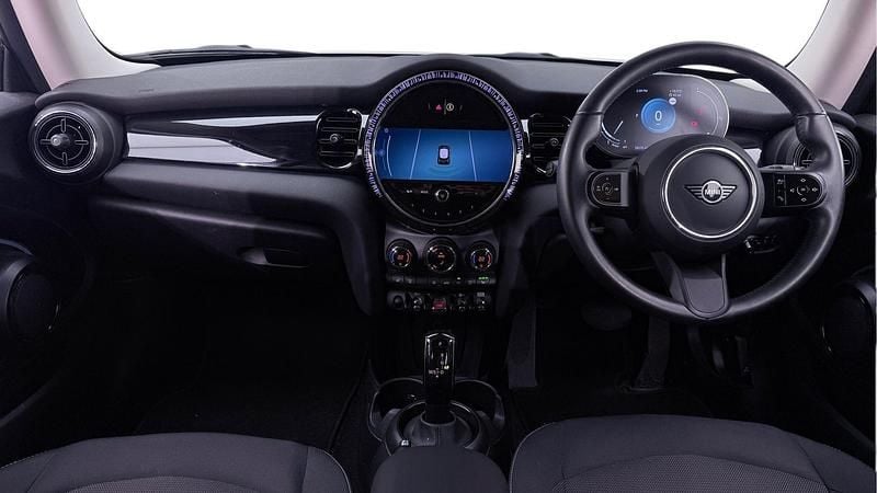 Used Mini Cooper Classic 134 HP (98 kW) 2022 Red Hatchback