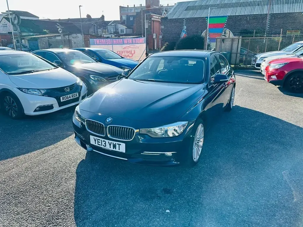 Used BMW 320 Luxury Line 2013 Blue Sedan