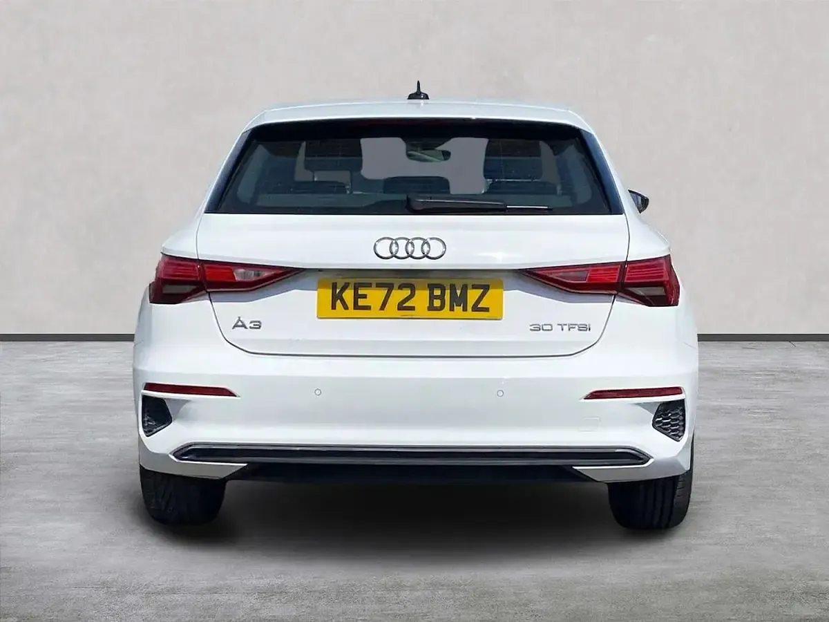 Used Audi A3 Sportback Advanced 110 HP (80 kW) 2023 White Hatchback